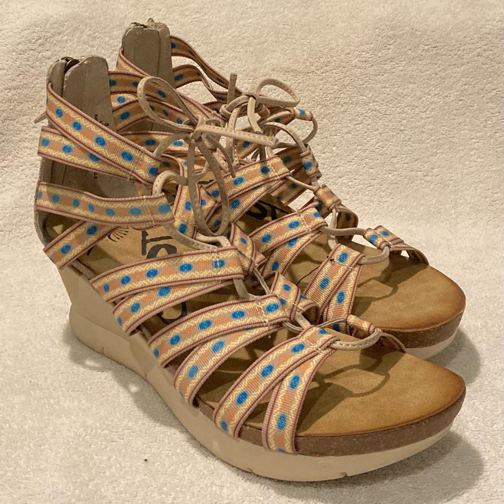 OTBT Way Out Women's Gladiator Ghillie Tie Zip Wedge Sandals  8.5  Mid Taupe